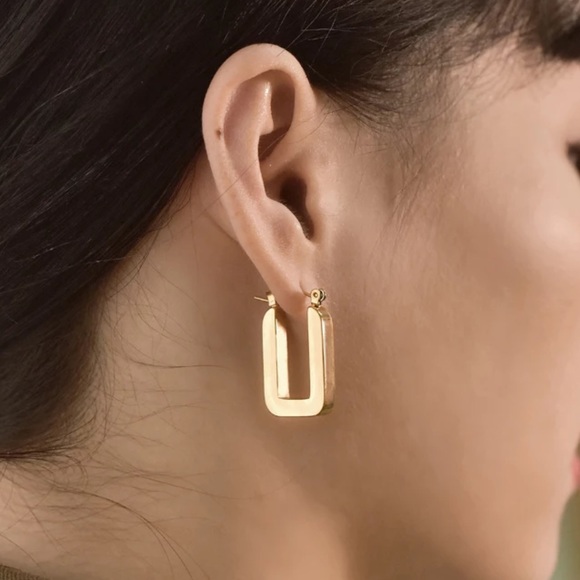 Jewelry - GP Minimalist hoop earrings